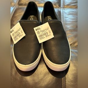 Sorel Campsneak Slip On Black leather Shoes 9.5